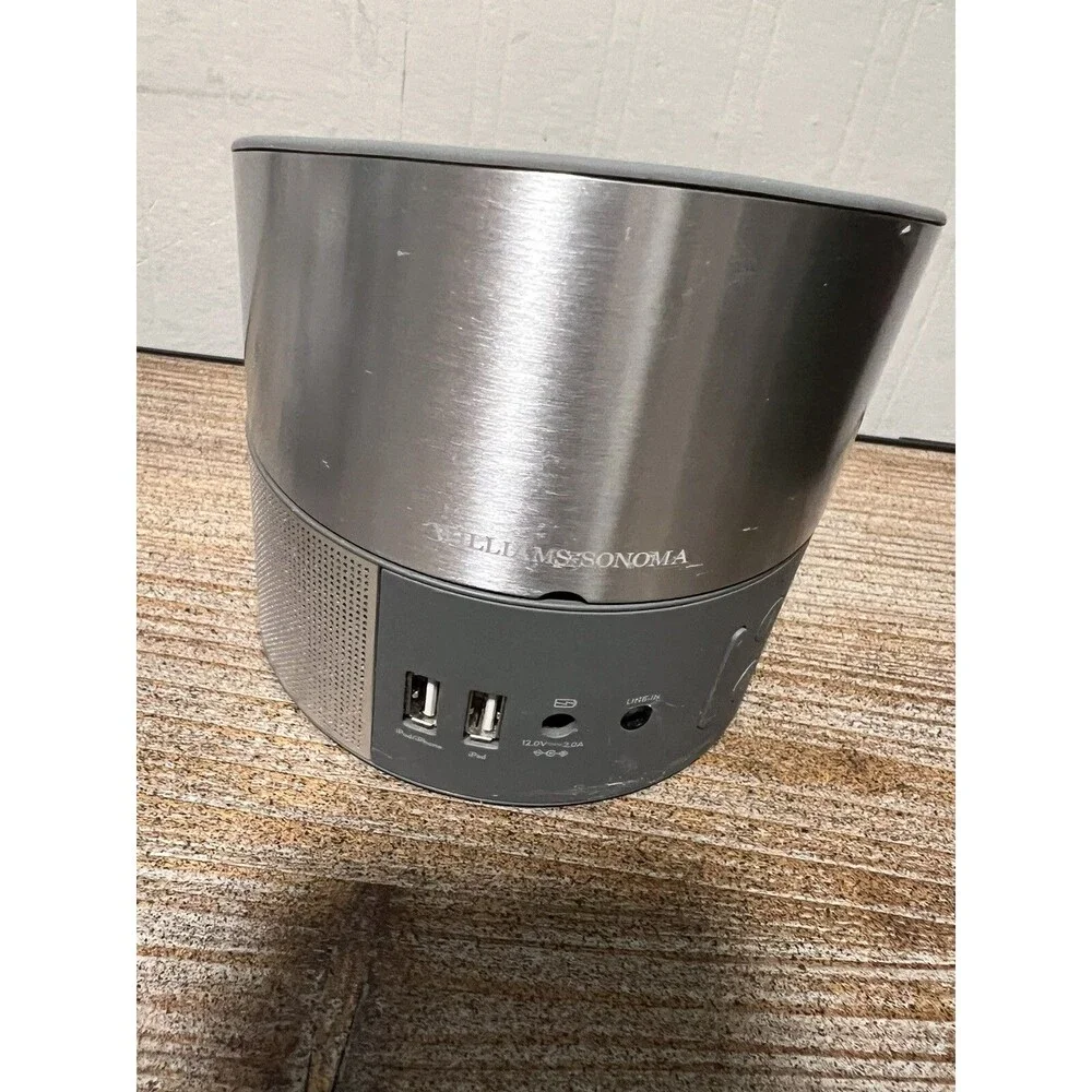 Williams Sonoma Smart Tools Bluetooth Speaker & ipad iphone Stand